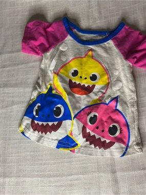 Nickelodeon Pink & Blue Baby Shark Tee - Multi Color Accents